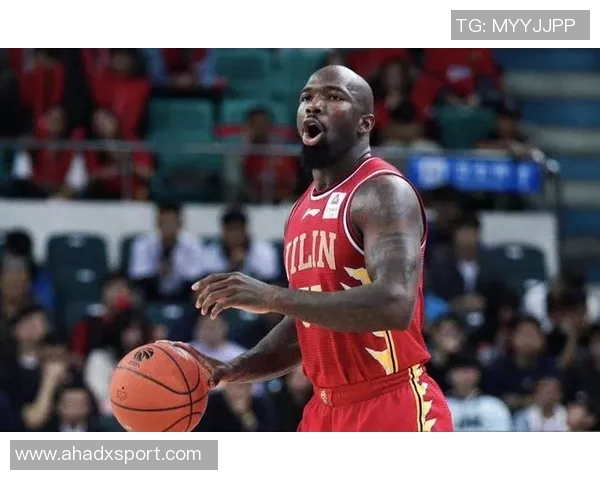 快船与山猫激战正酣2月27日精彩对决引发球迷热议